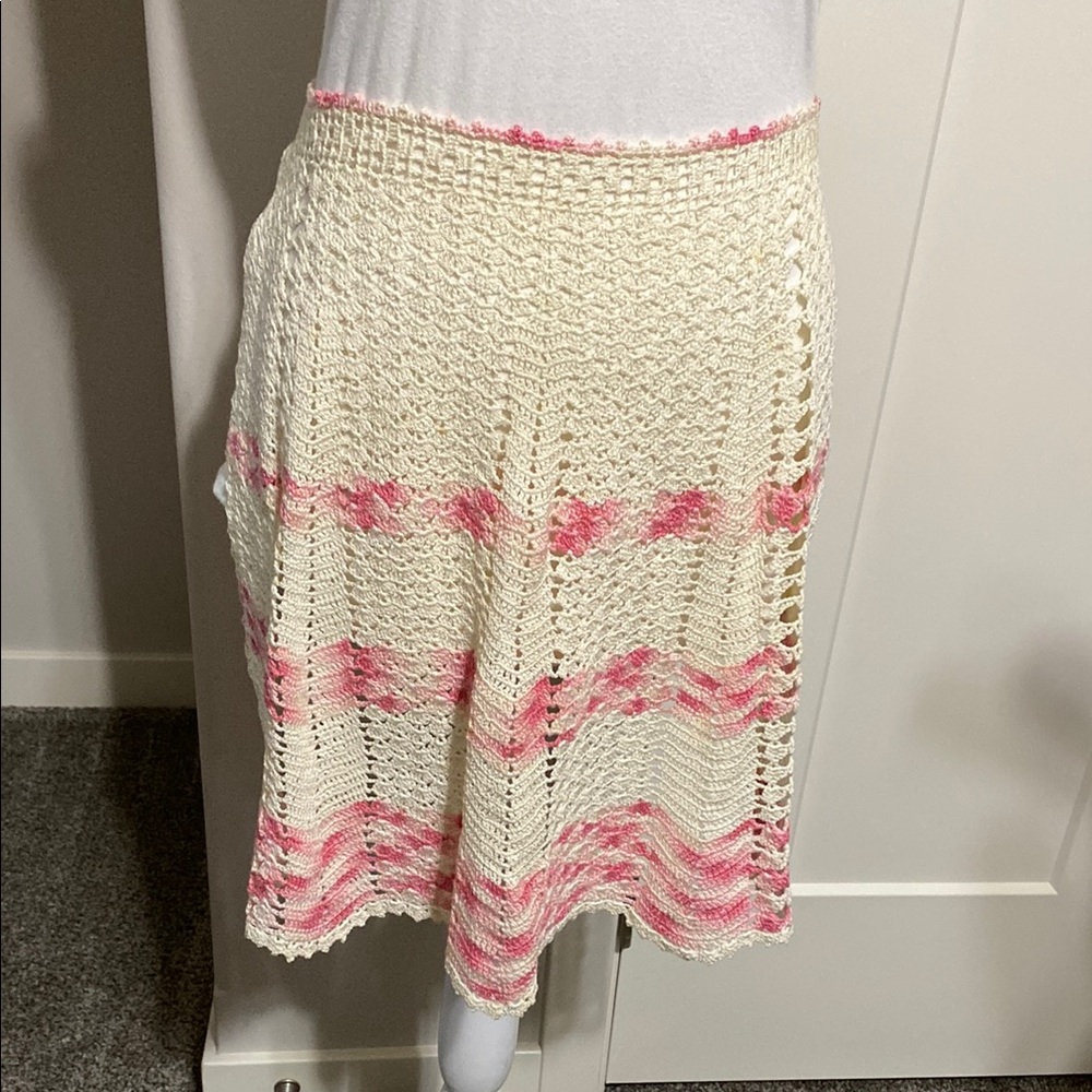 Vintage Crocheted Pink & Cream 1/2 Apron! - Picture 2 of 5